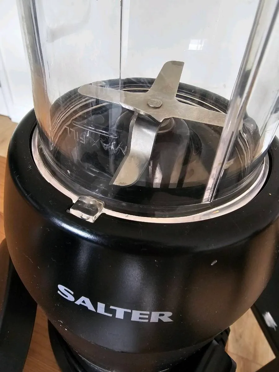 Salter blender 1000 Watts - Image 2