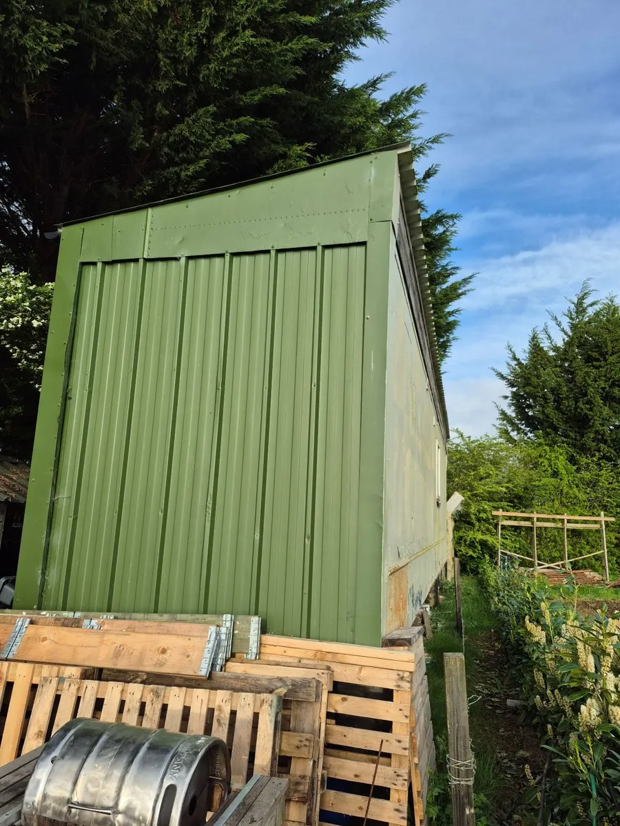 1 bed Converted Container - Image 1