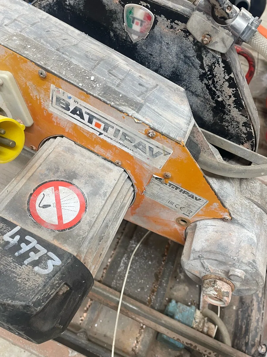 Tile cutter - Image 1