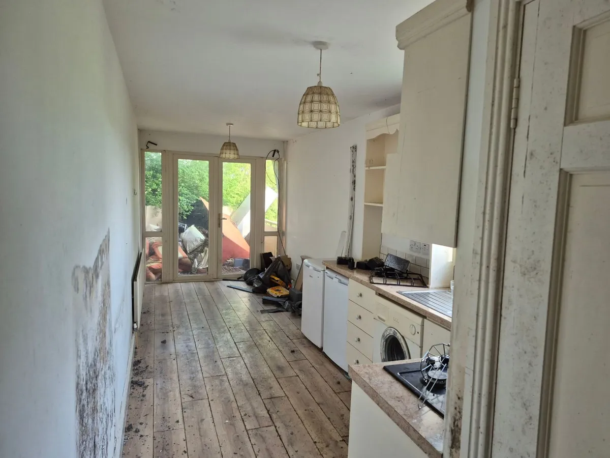 1 bed Converted Container - Image 2