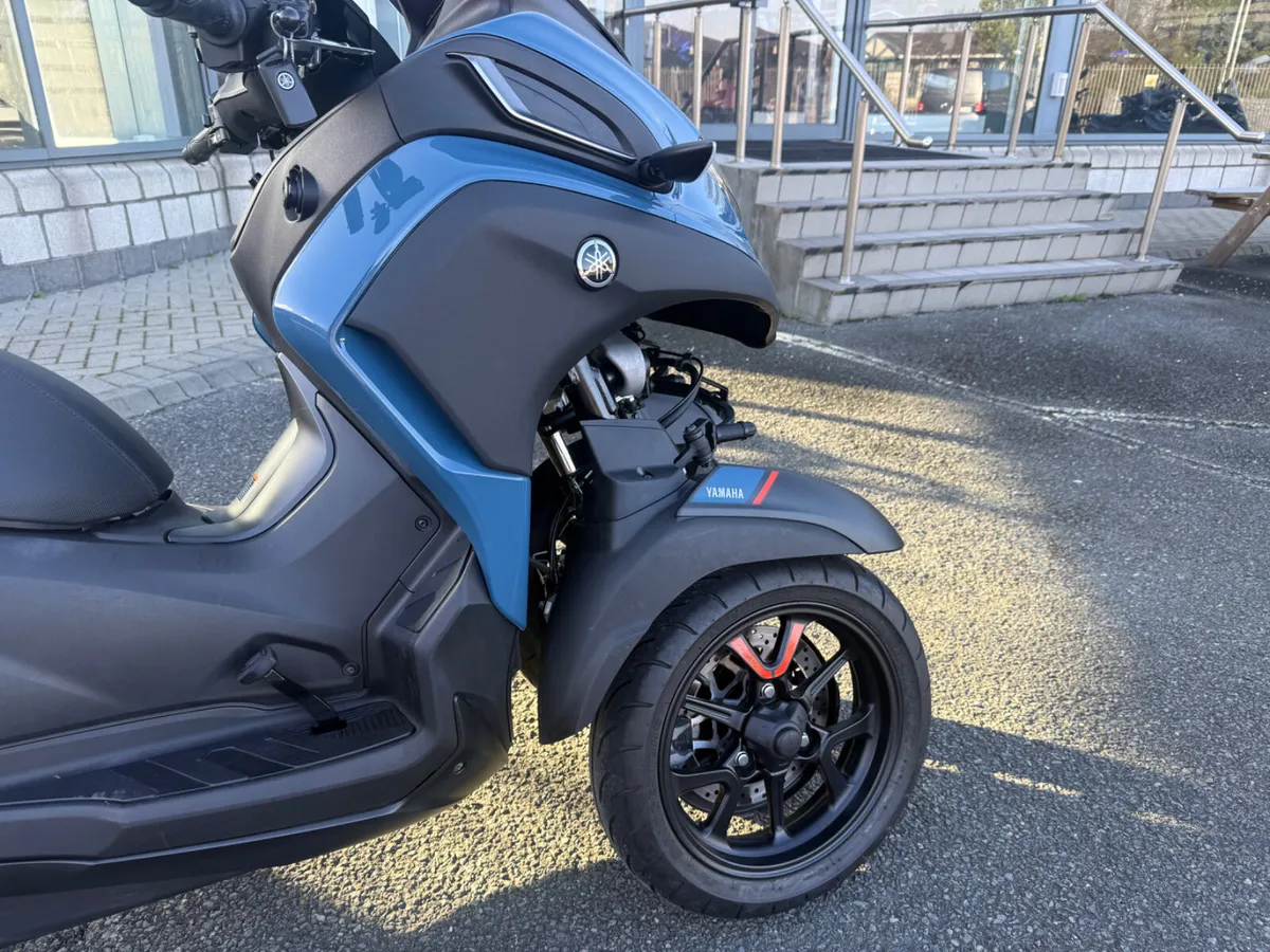 2024 Yamaha Tricity 300 - Image 2
