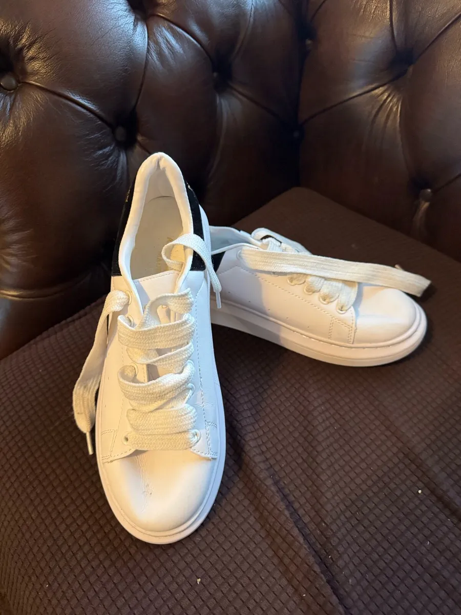 Trainer’s - Image 1