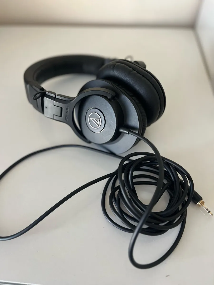Headphone - Image 1