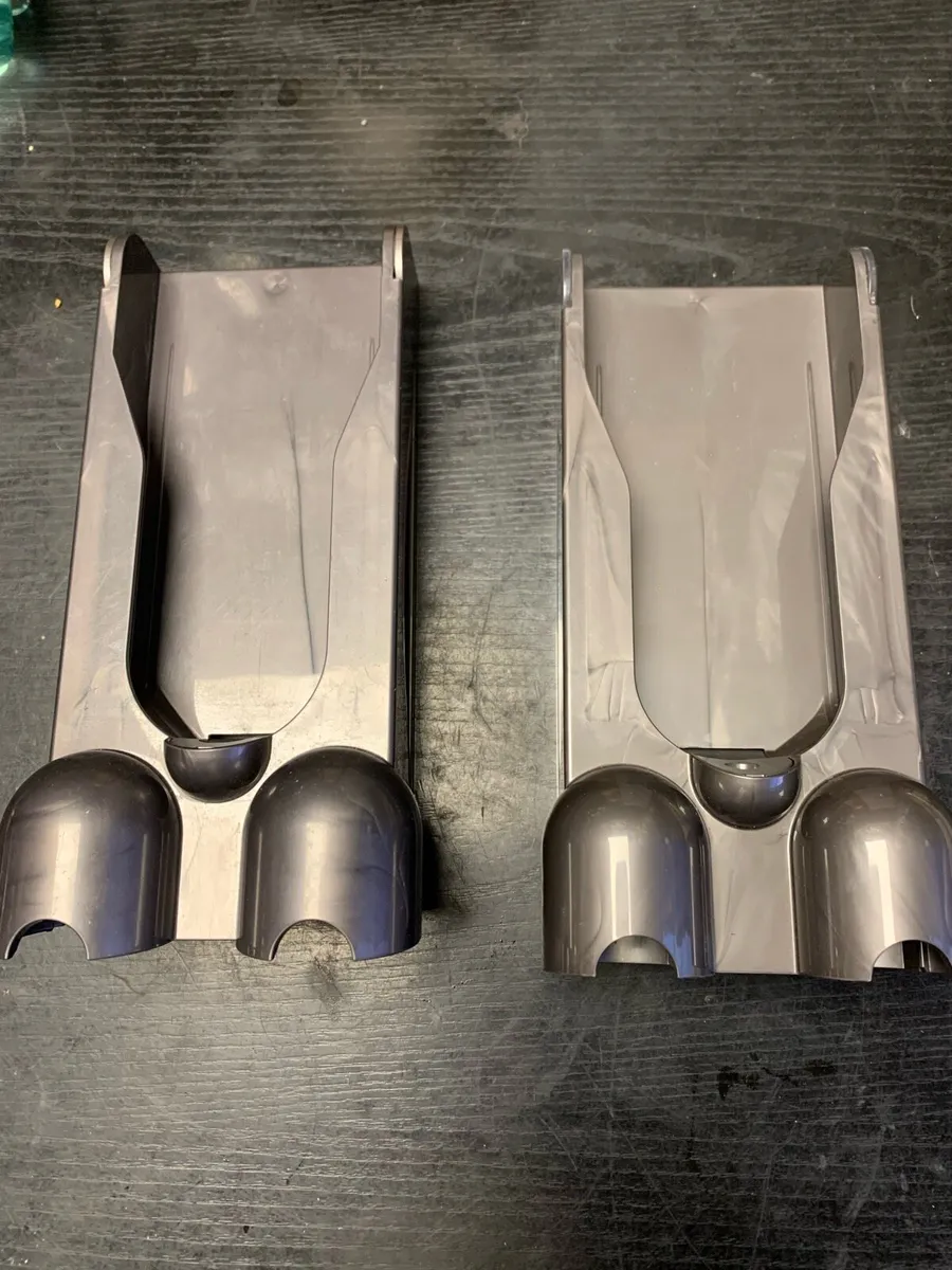 Vacuum Cleaner Docking Station - Image 1