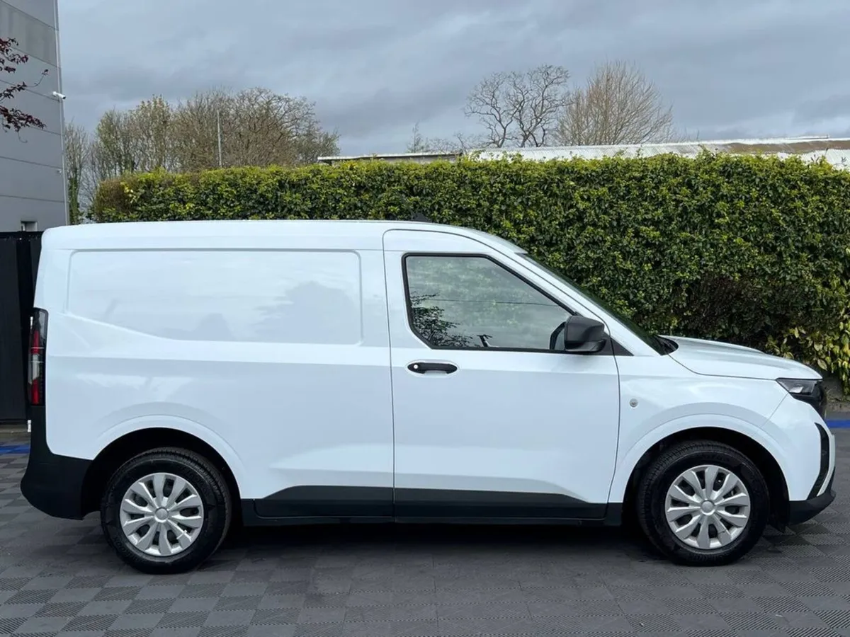 Ford Transit COURIER TREND 1.5 D ECOBLUE // VERY L - Image 2