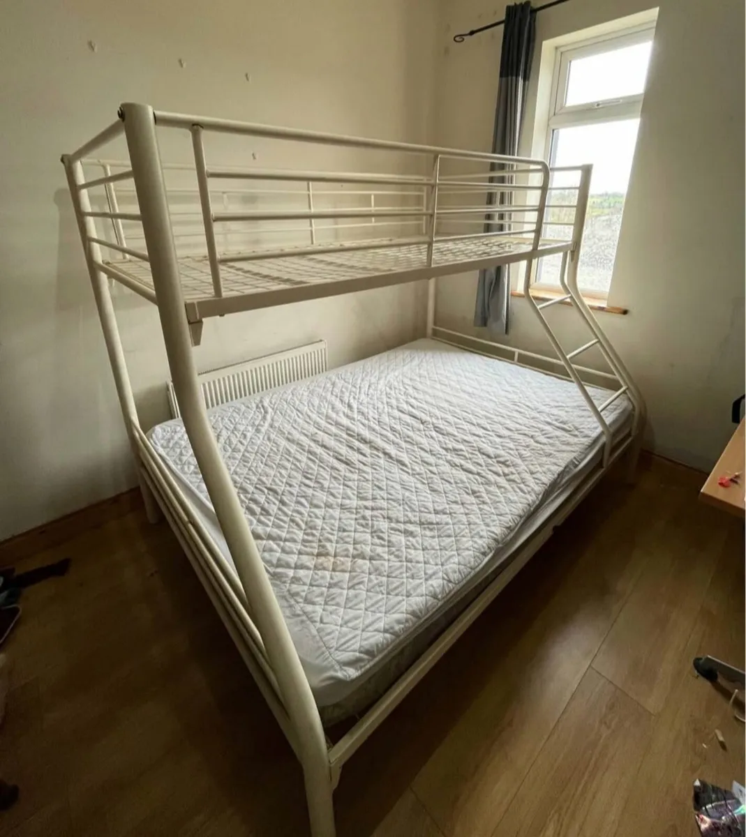 White metal tripple bunk beds