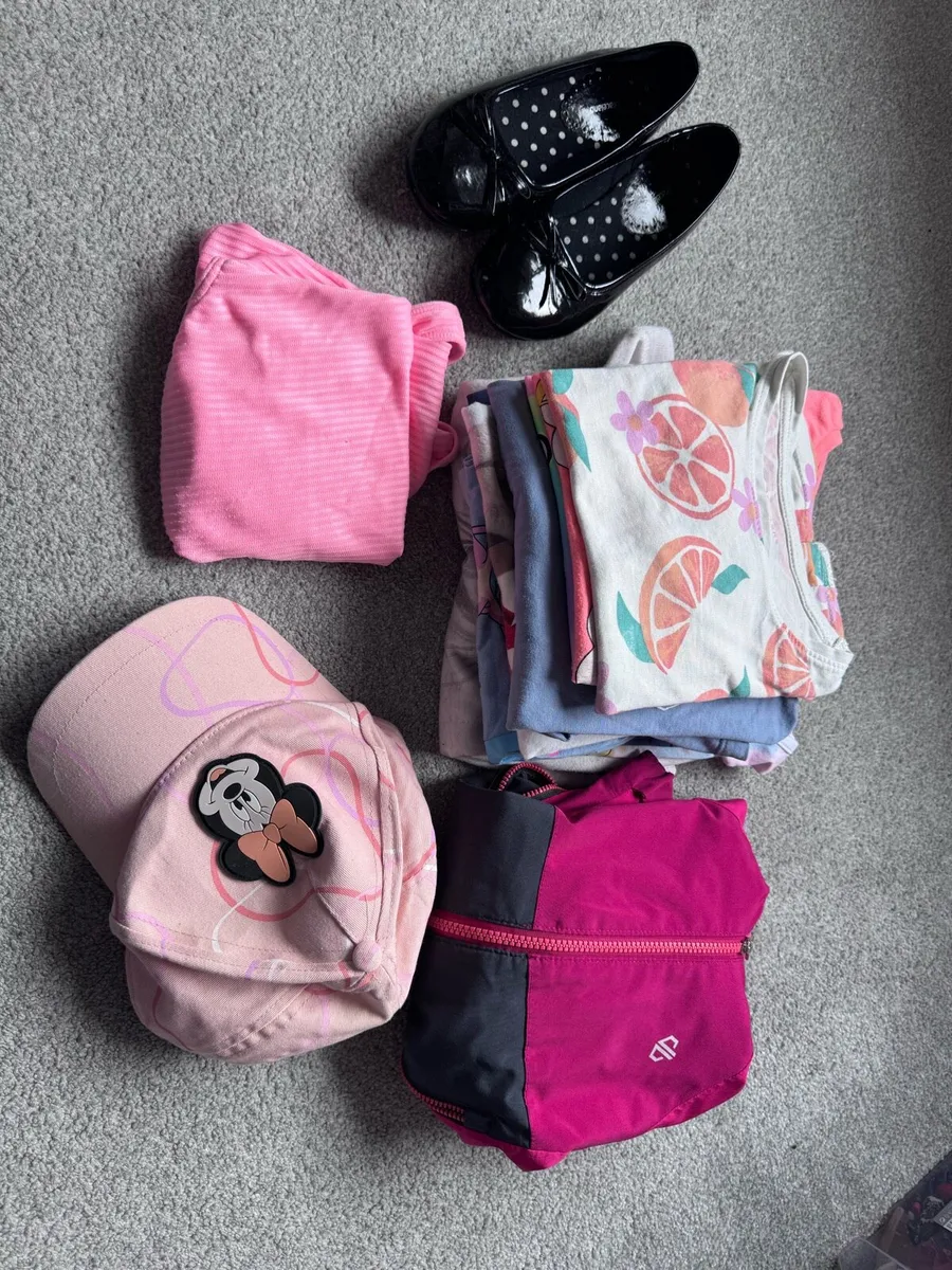 Small clothes bundle for 6-7 years old girl - Image 2
