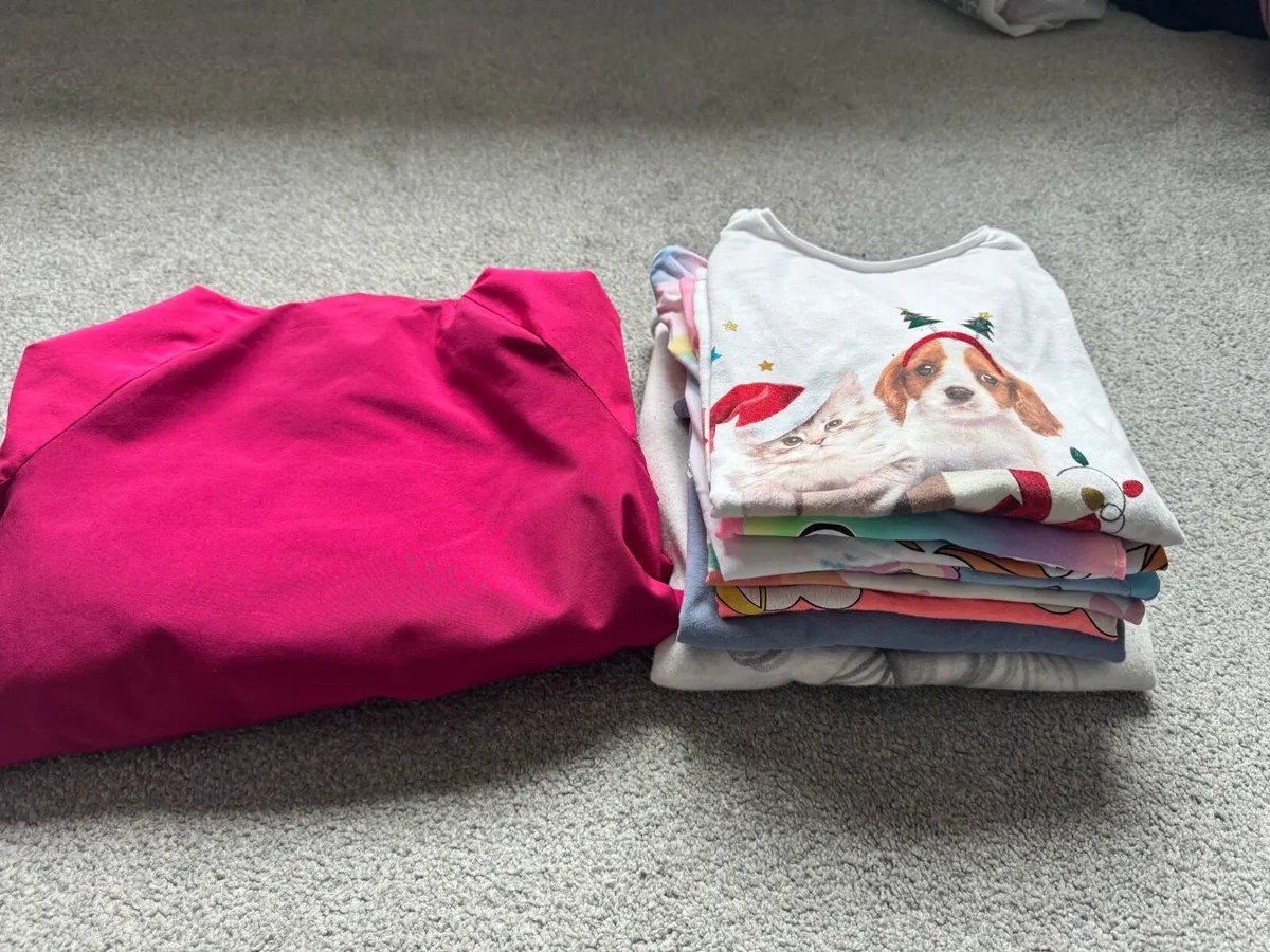 Small clothes bundle for 6-7 years old girl - Image 4