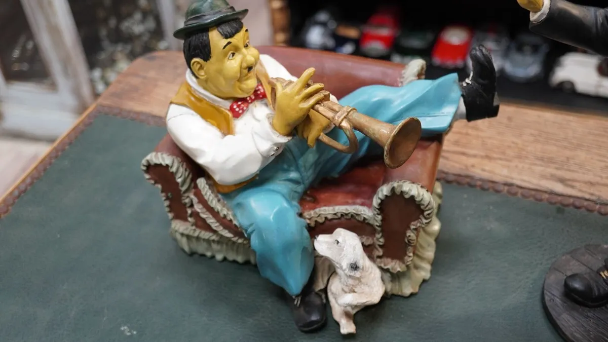Laurel & Hardy Figurines by Peter Mook - Image 2