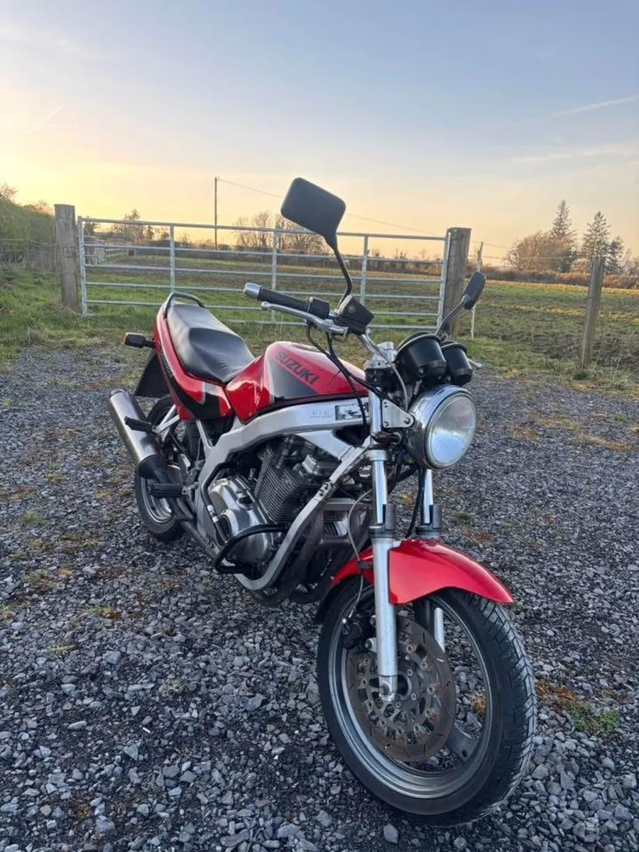 2000 Suzuki GS500E - Image 1