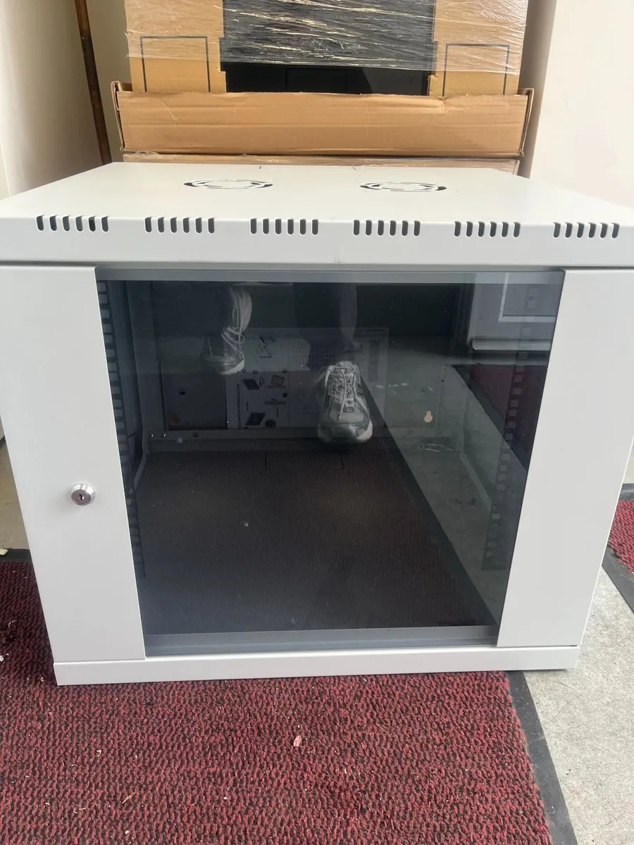 Wallnet Series 9 U-Rack Server Cabinet - Image 1