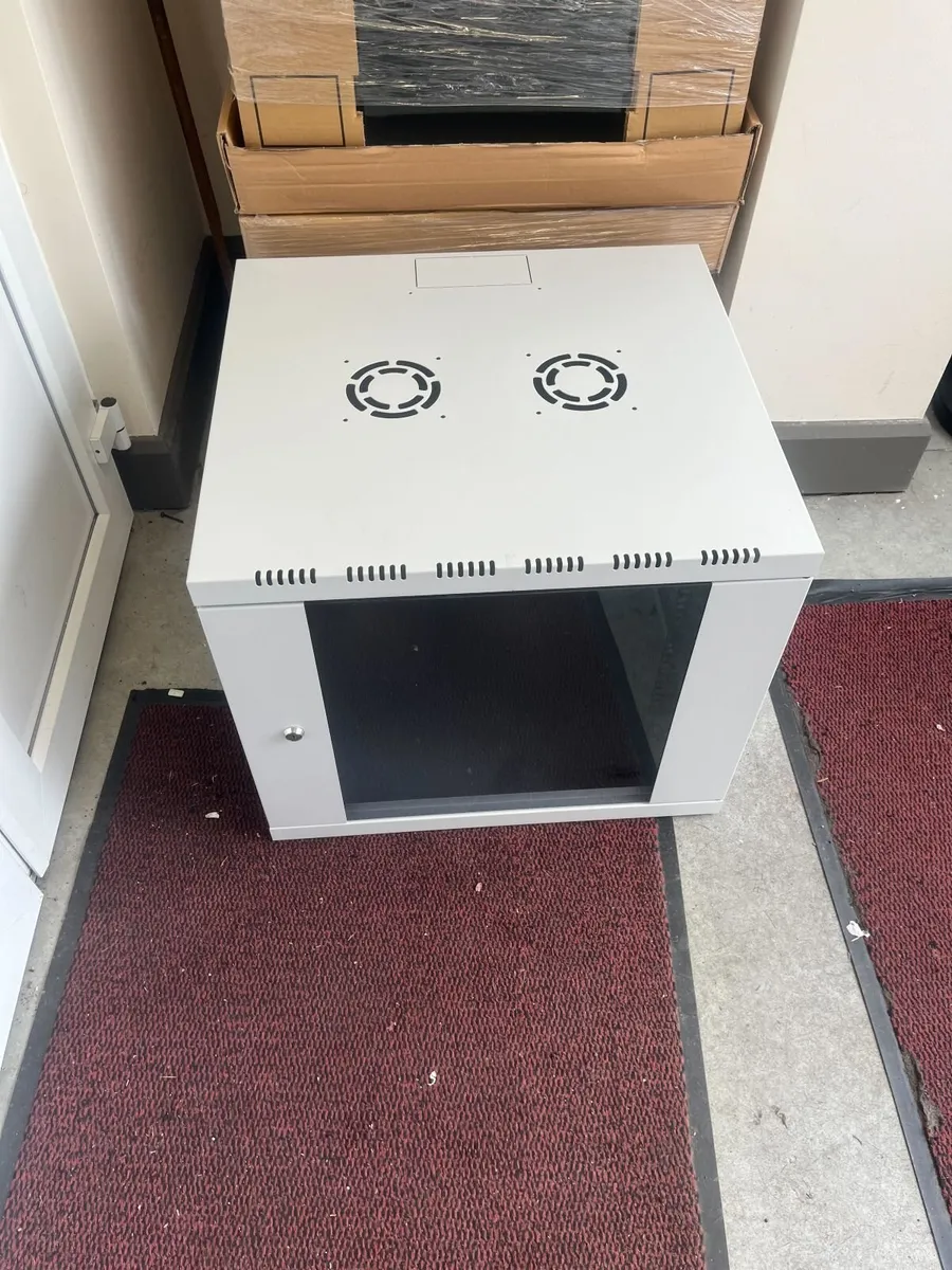 Wallnet Series 9 U-Rack Server Cabinet - Image 3