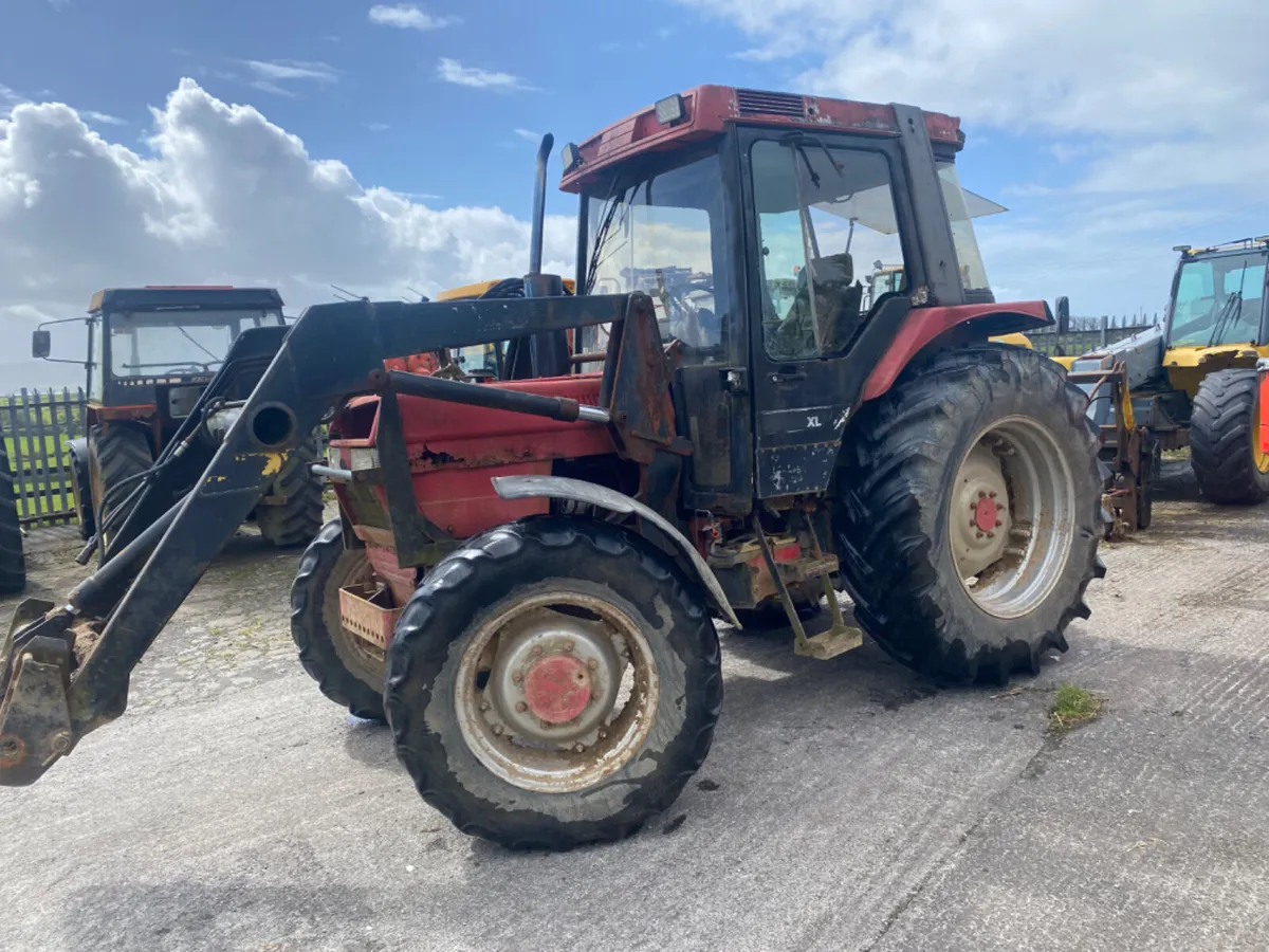 Case 895 and loader - Image 2