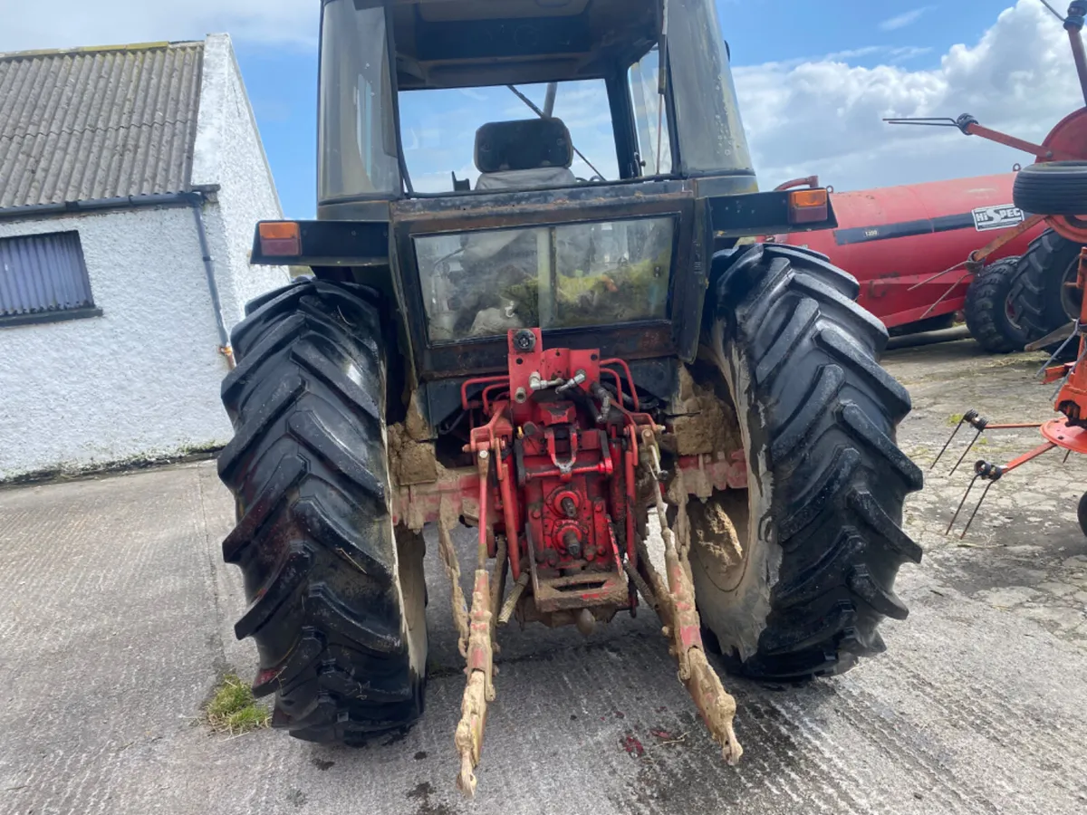 Case 895 and loader - Image 3