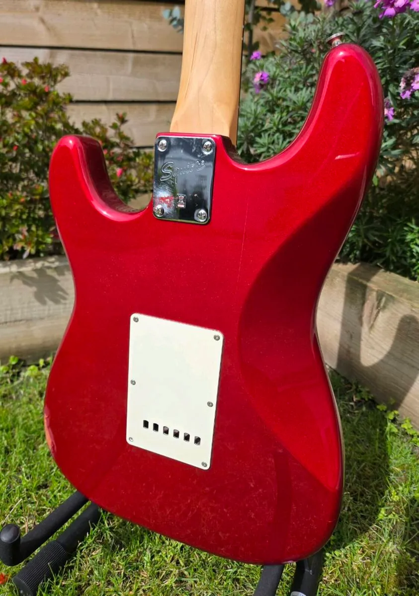 Squier Standard Series Stratocaster - Image 4