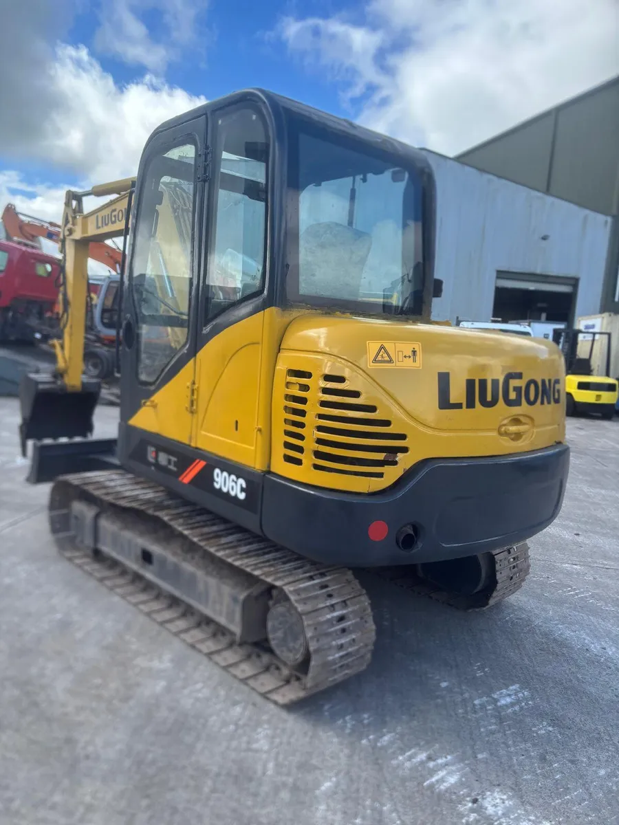 For Sale: Liugong 906C Excavator - Image 2