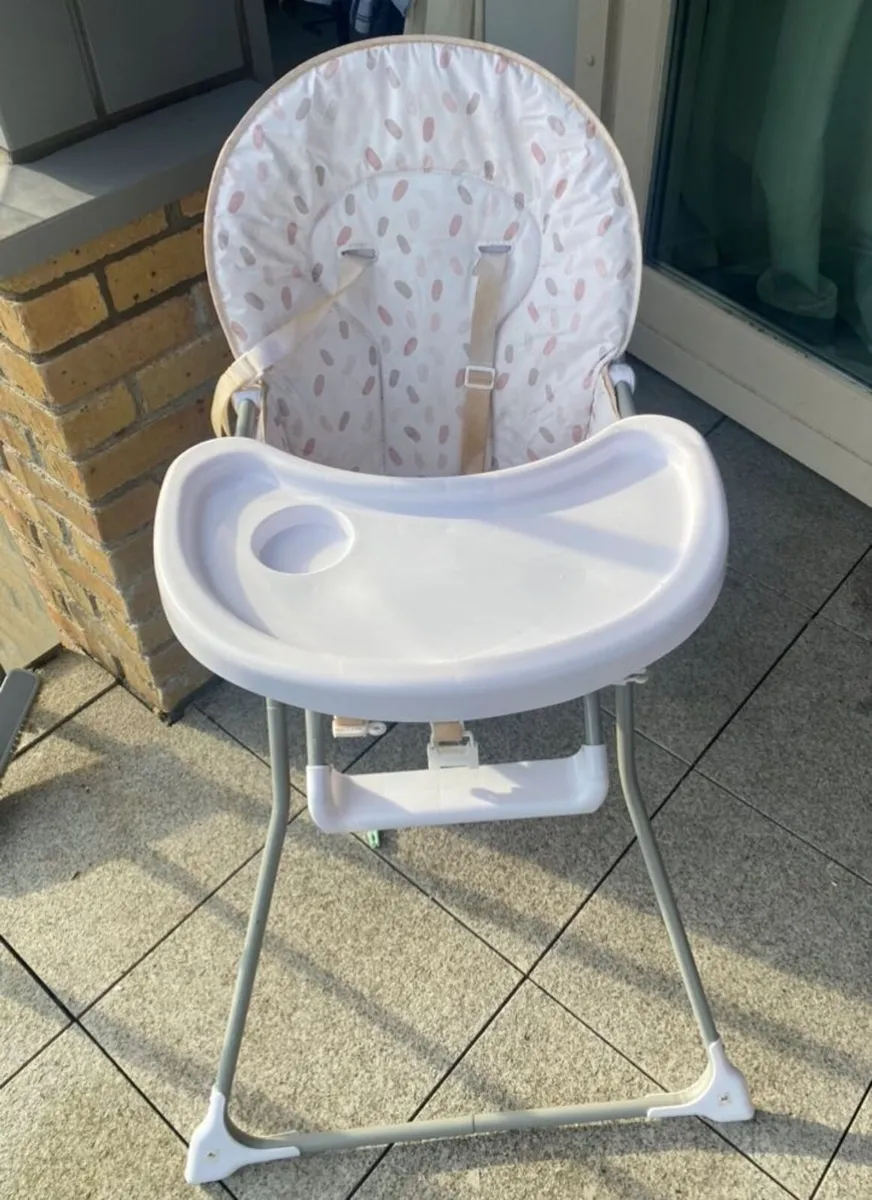 Baby high chair - Image 1