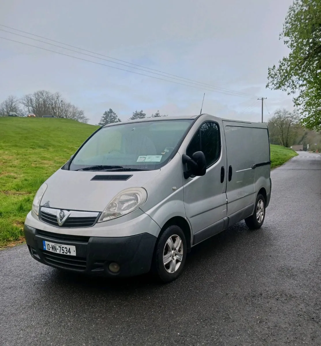 2010 vauxhall vivaro,,,tested and taxed,,2500 euro - Image 1