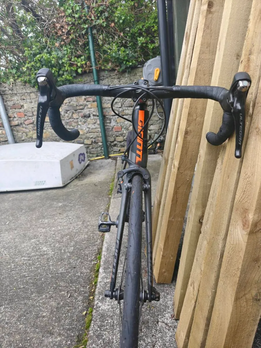 Giant TCR Carbon Road bike - Image 2