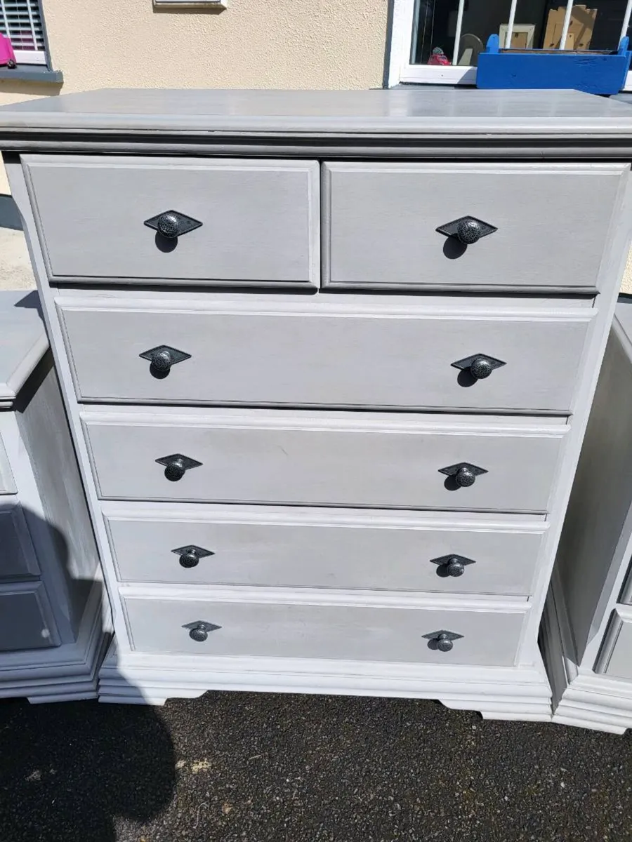 Superb set of chests of drawers - Image 2