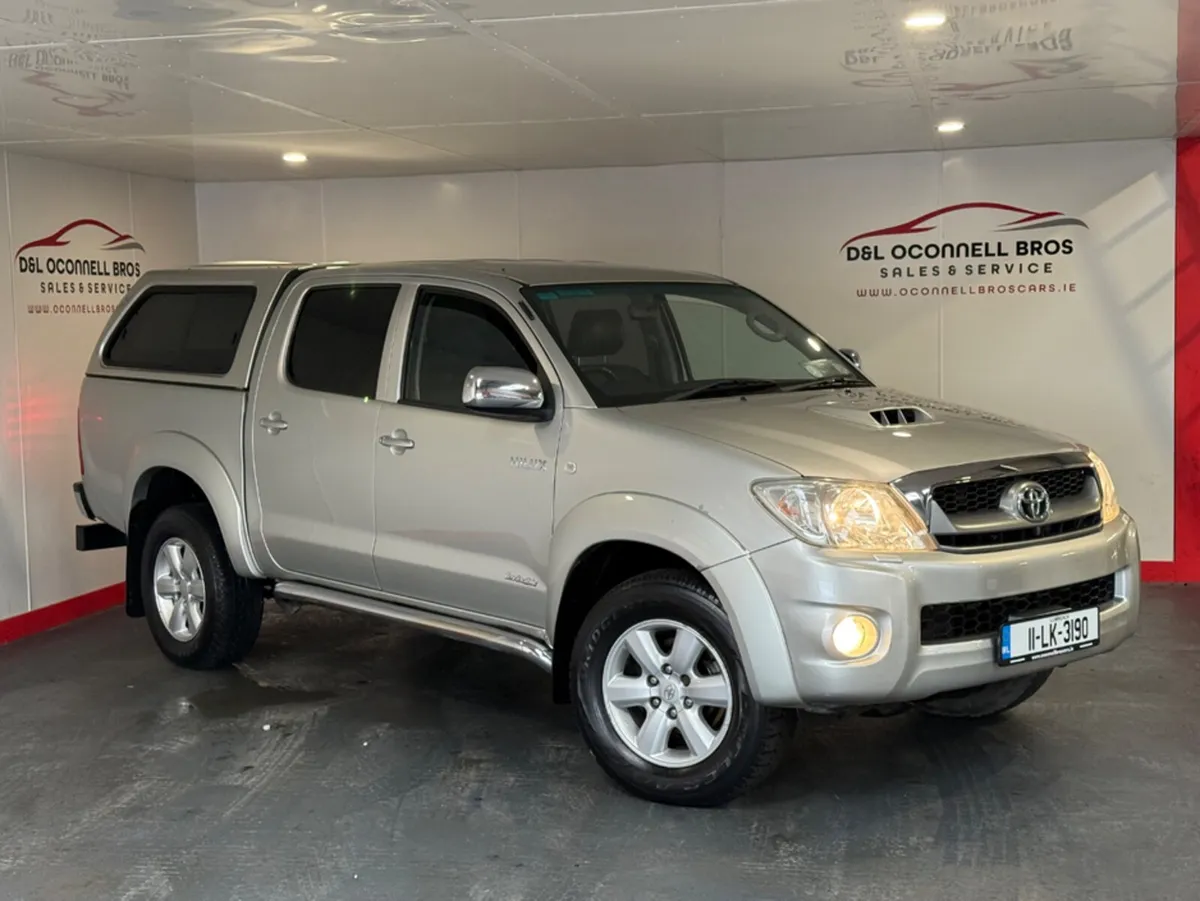 Toyota Hilux 3.0 D-4D D/CAB INVINCIBLE 4DR - Image 3