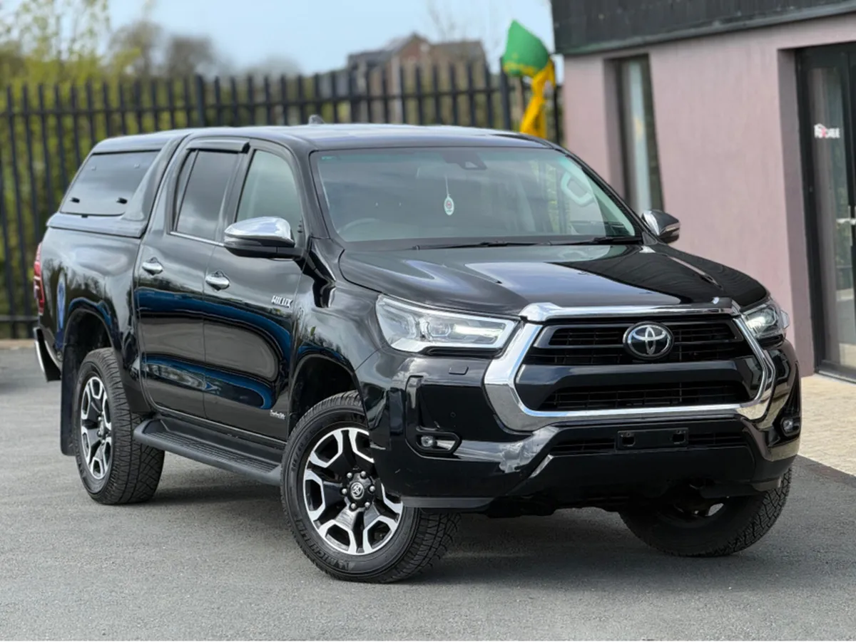 Toyota Hilux 2022 Toyota Hilux Invincible - Image 2