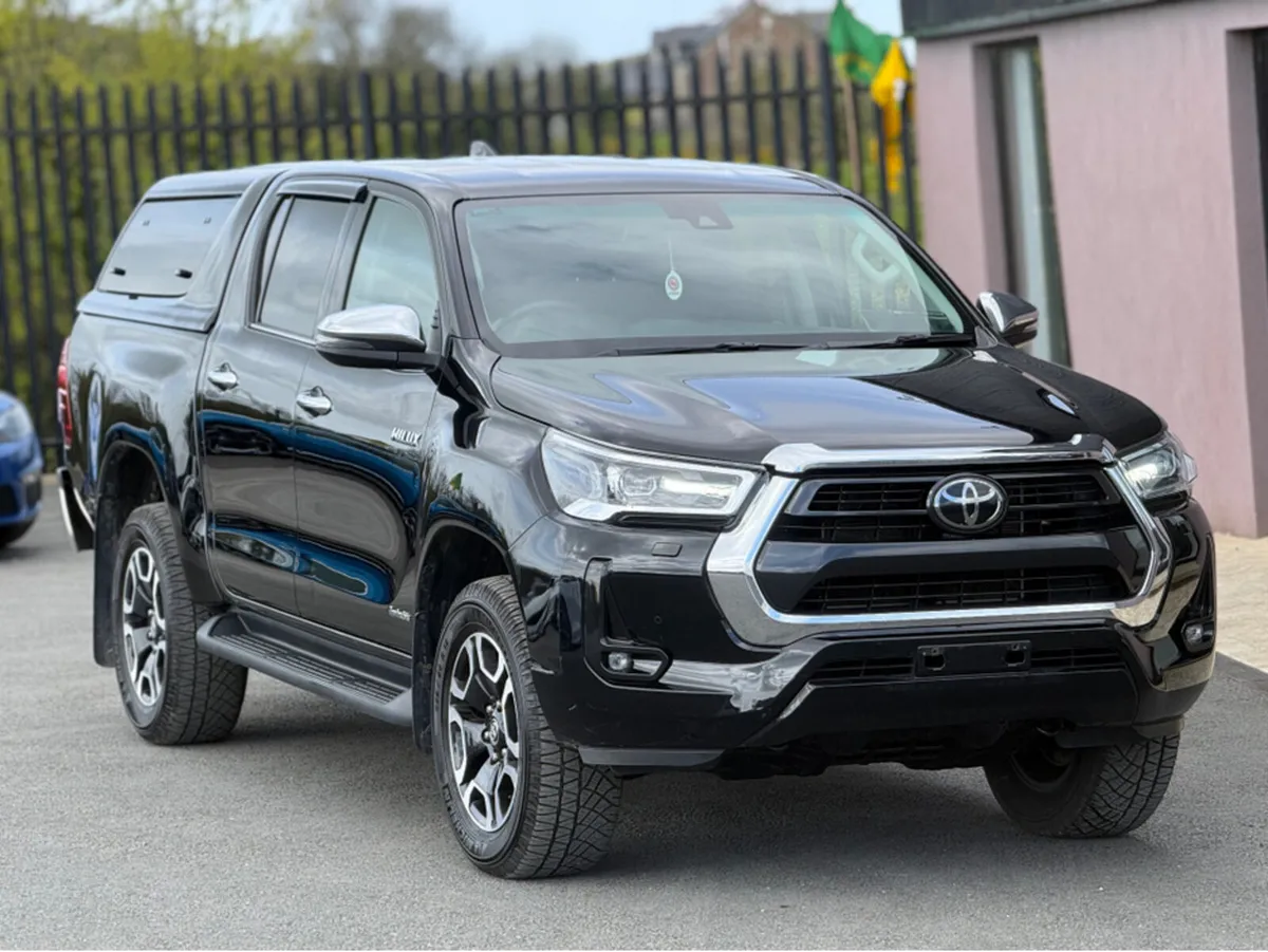 Toyota Hilux 2022 Toyota Hilux Invincible - Image 3