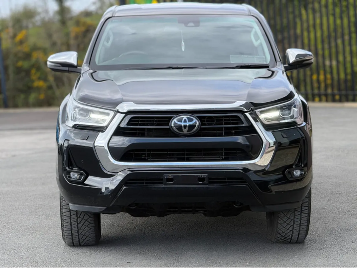 Toyota Hilux 2022 Toyota Hilux Invincible - Image 4
