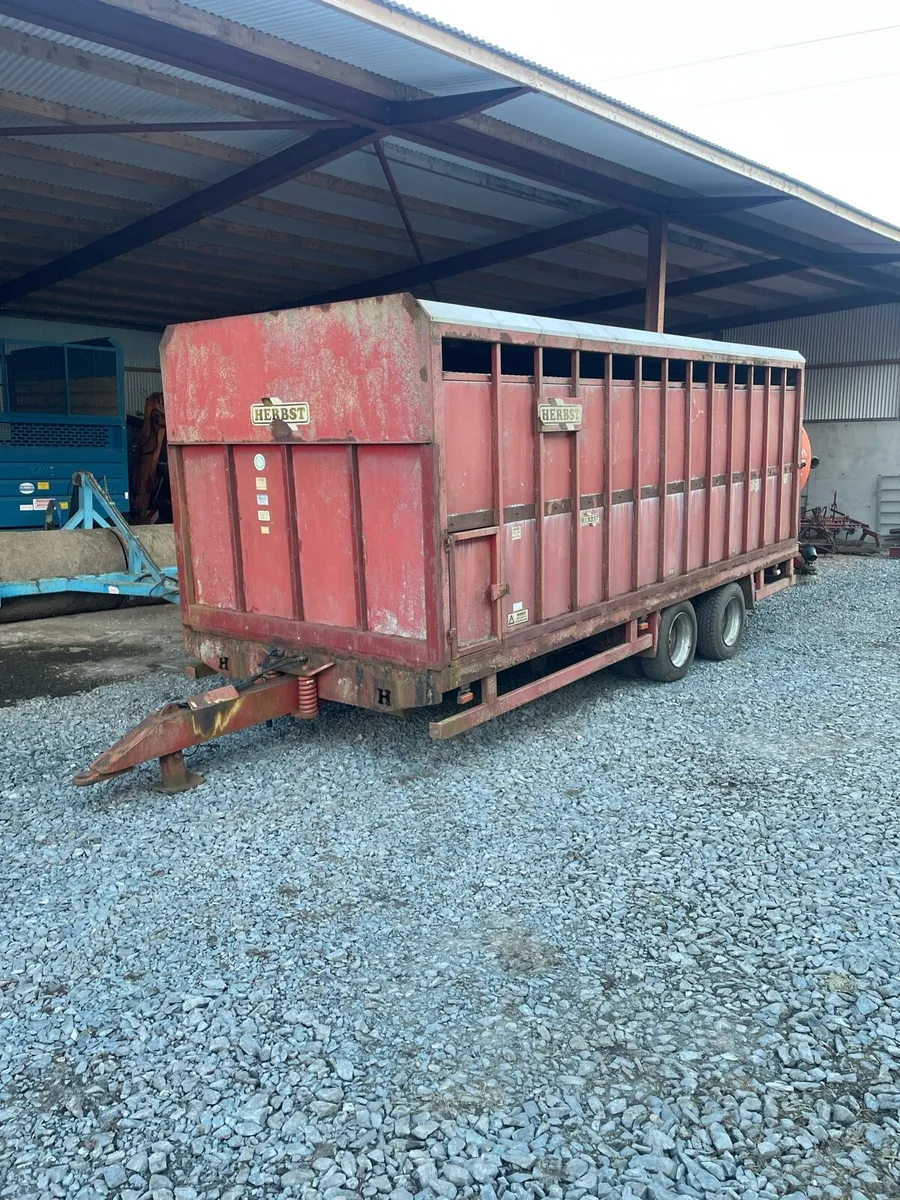 Herbst cattle trailer - Image 1