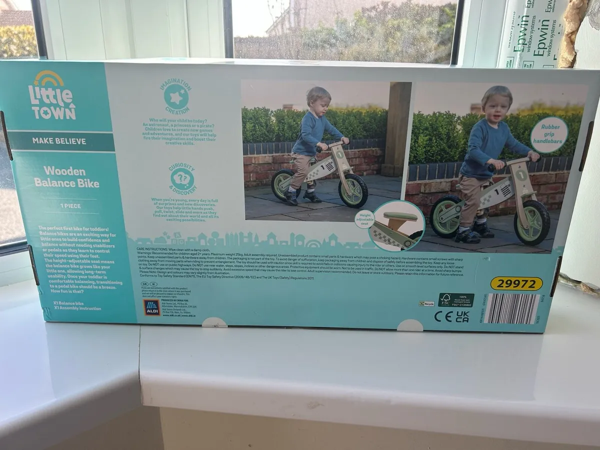 Little Town wooden balance bike - Image 2