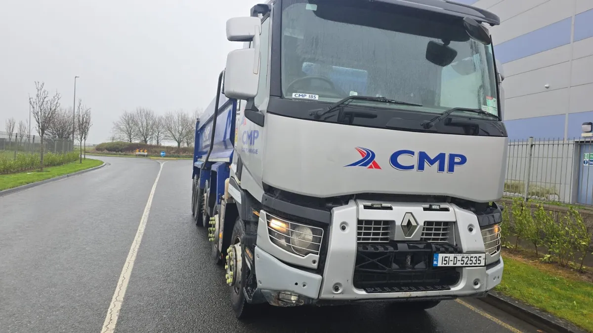 2015 Renault C430 tipper - Image 1