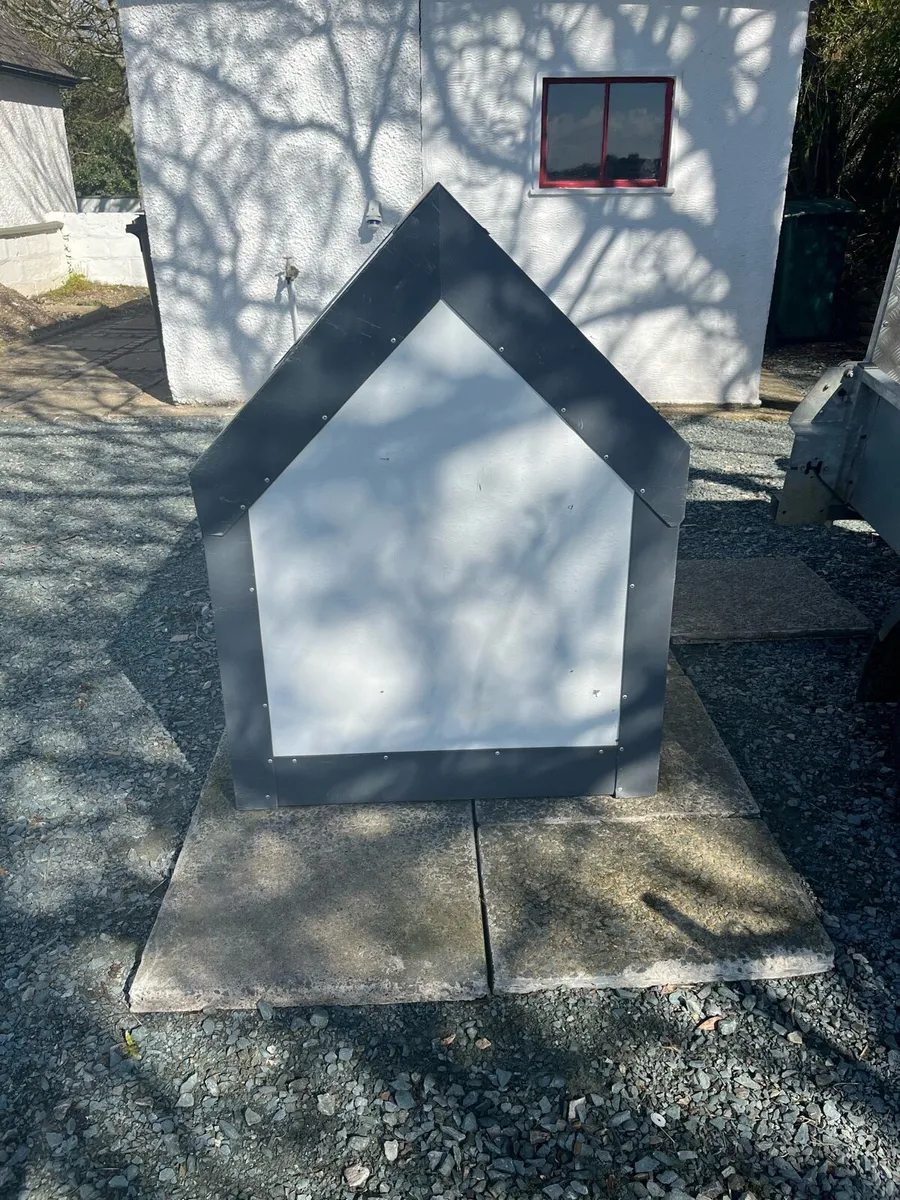 Insulated Dog Kennel - Image 3
