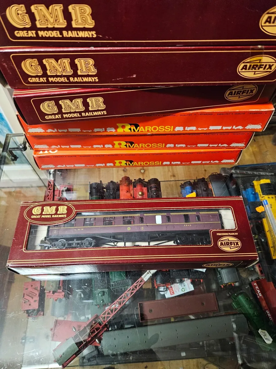 Hornby Airfix OO Gauge Carraige