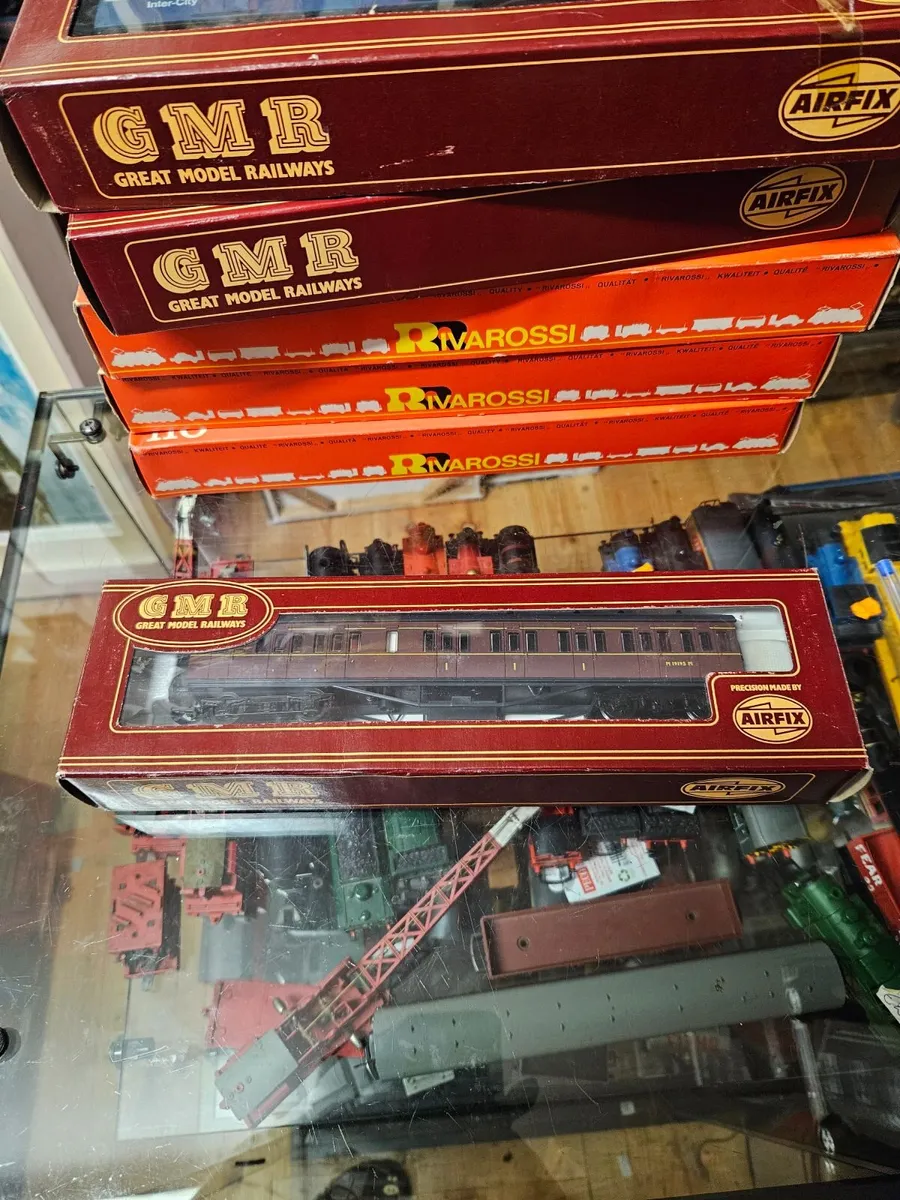 Hornby Airfix OO Gauge Carraige