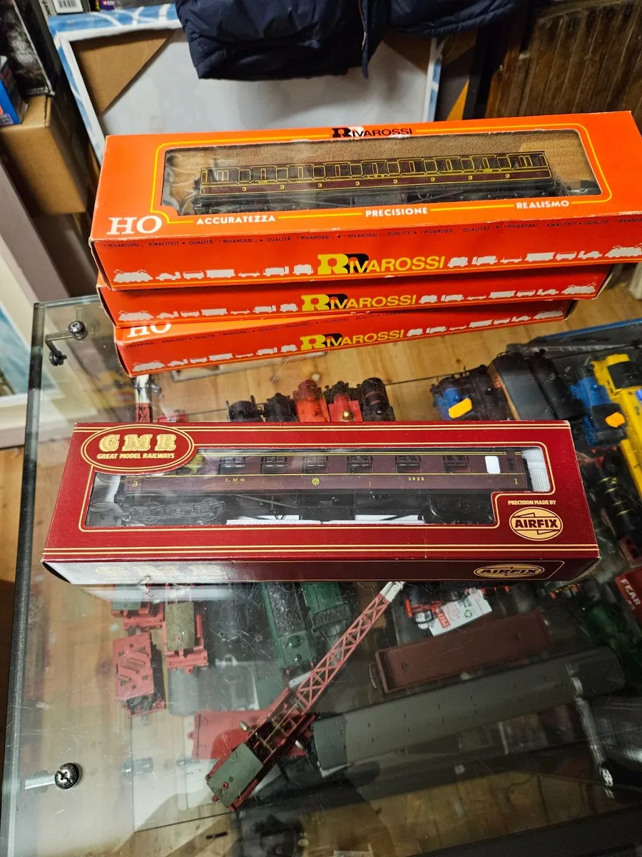 Hornby Airfix OO Gauge Carraige