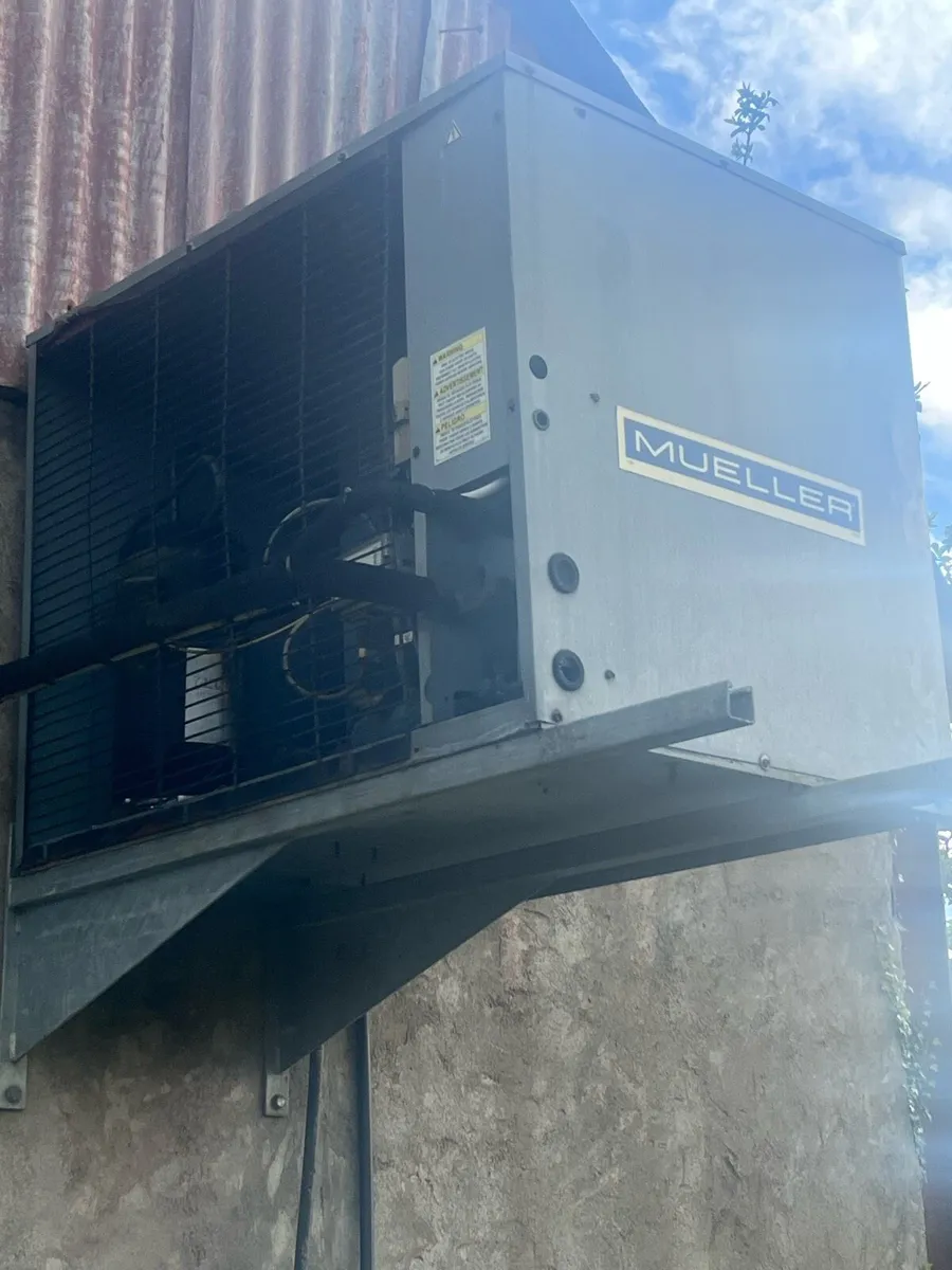 Milking parlour and tank - Image 2