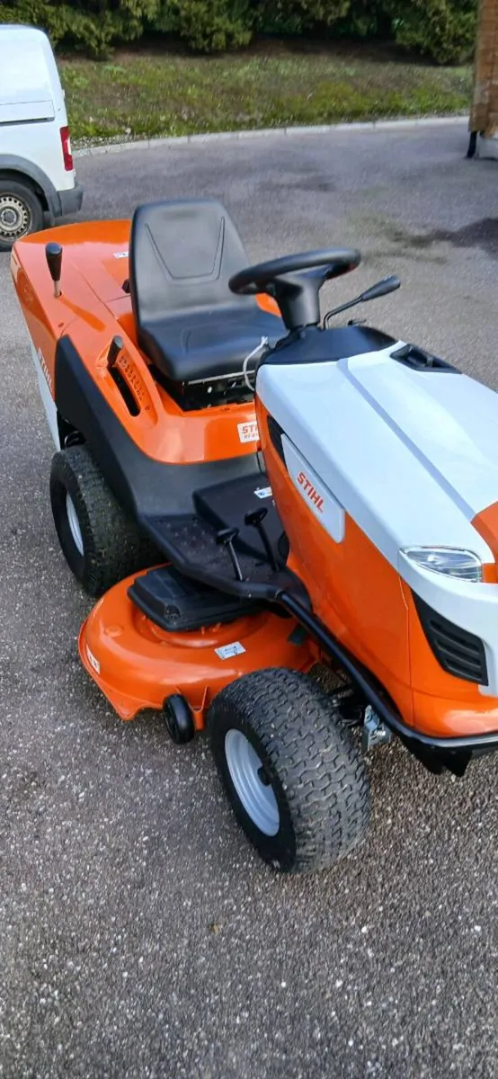 Stihl RT6127zl tractor mower - Image 1