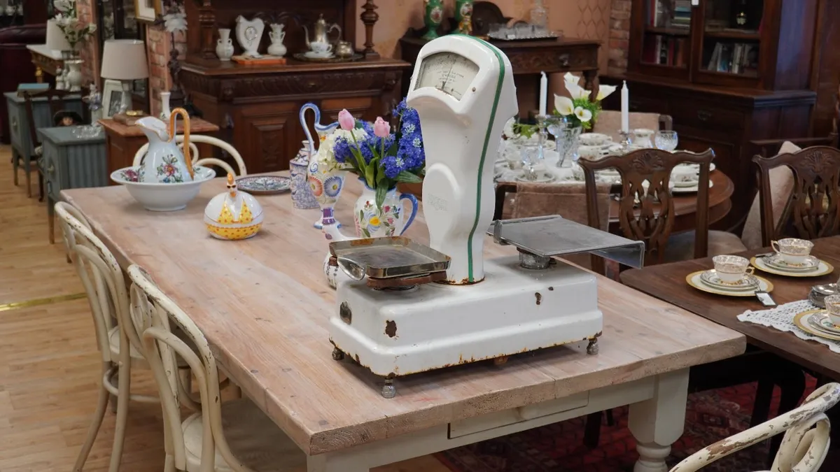 Vintage Avery Factory Check Scales - Image 1