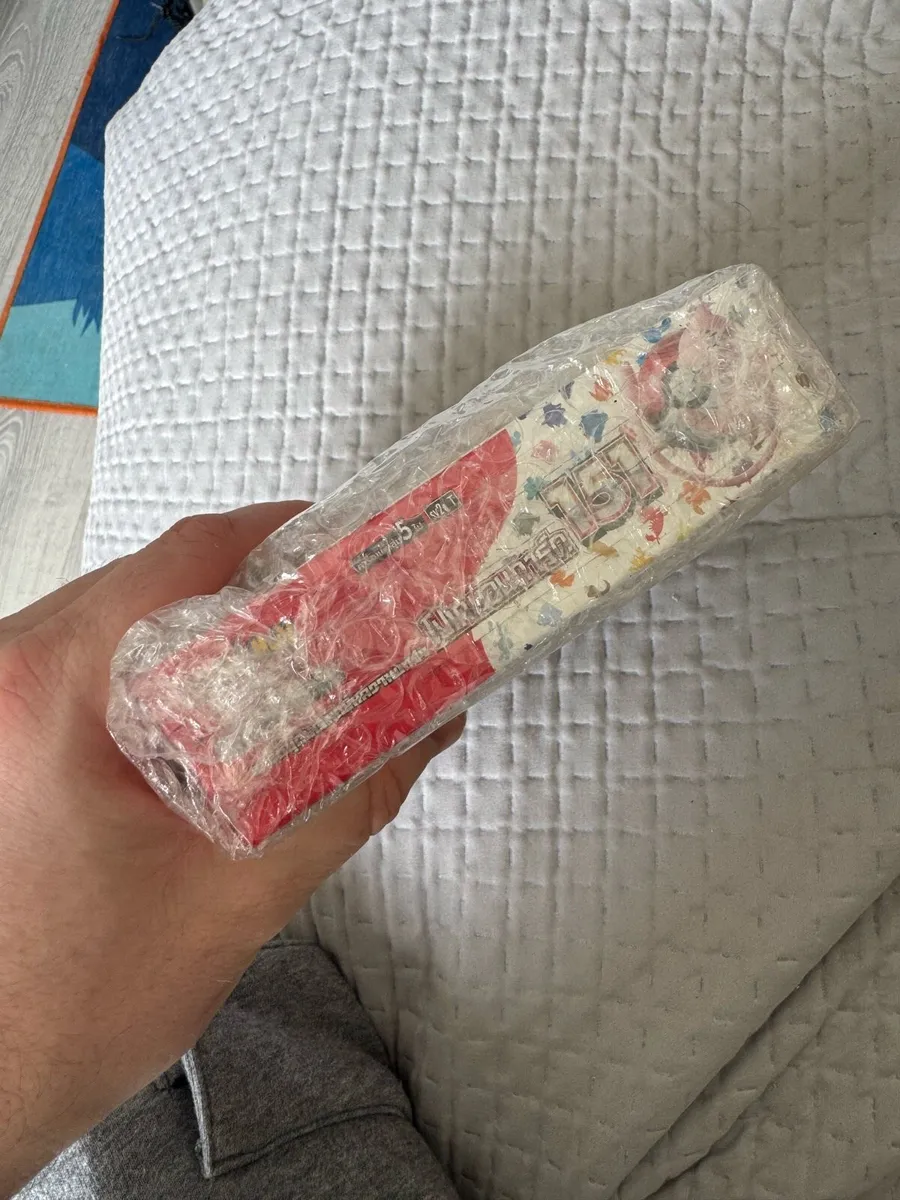 Genuine Pokémon 151 - scarlet & violet booster box - Image 3