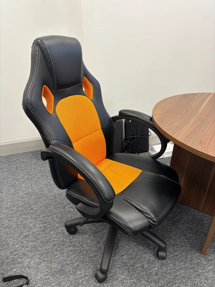 Office chairs - Image 1