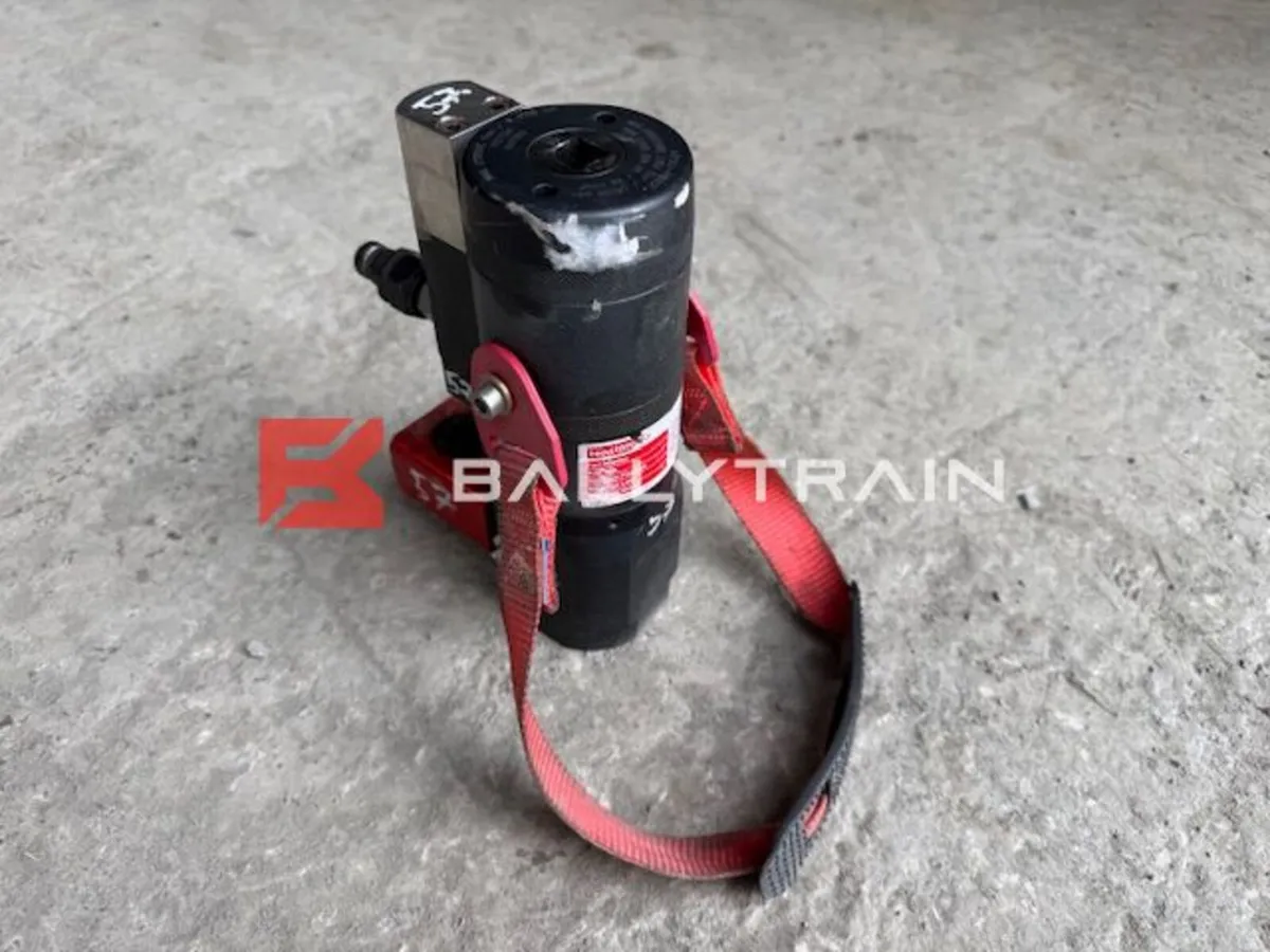 Tension Pro Multi Stage Bolt Tensioner (M27x3) - Image 1