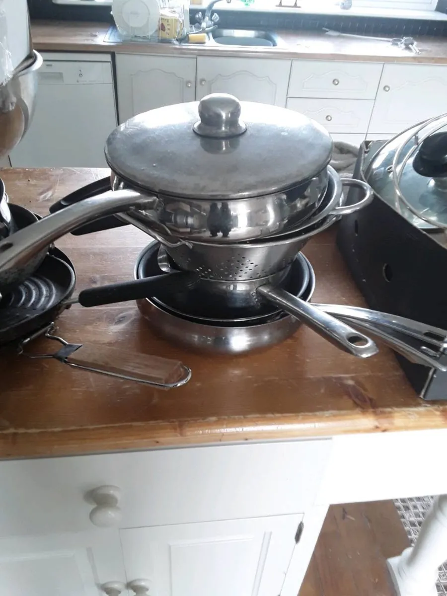 Kitchen pans loads of 40e the lot - Image 2