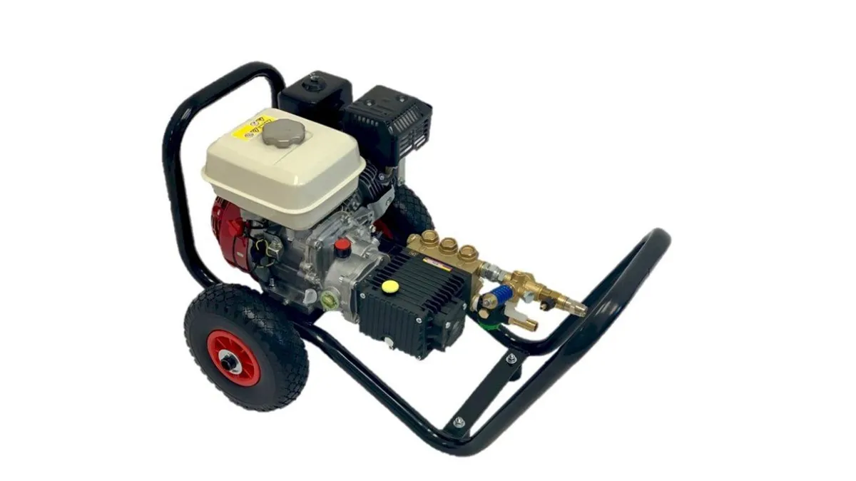2175psi Interpump Pressure Washer with 6.5HP Honda