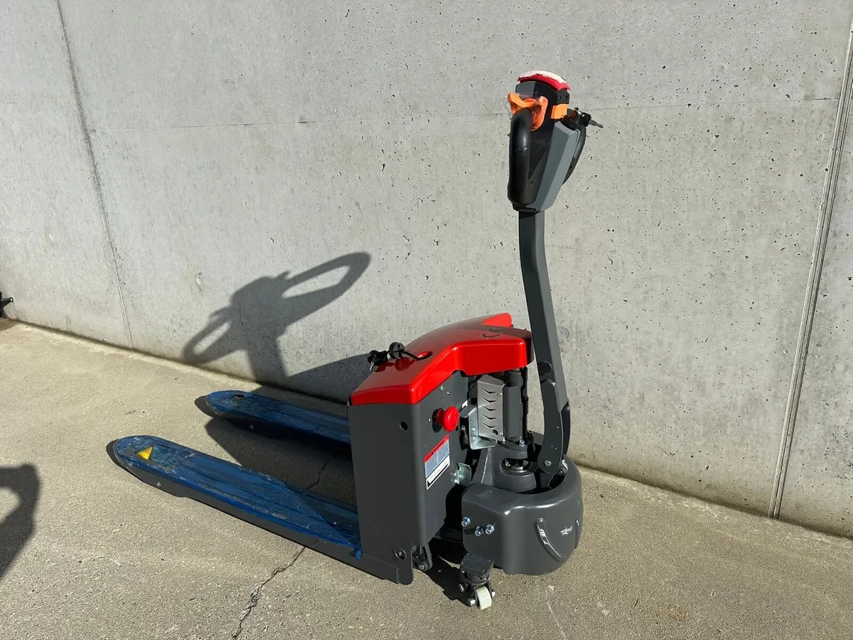 New JAC 1.5 ton electric pallet truck - Image 2
