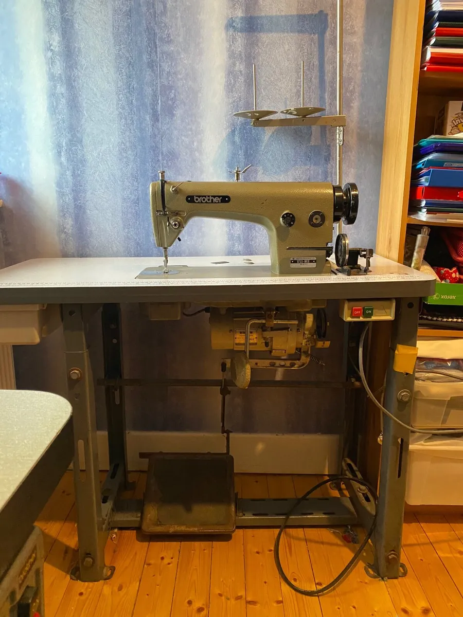 Sewing machine - Image 4