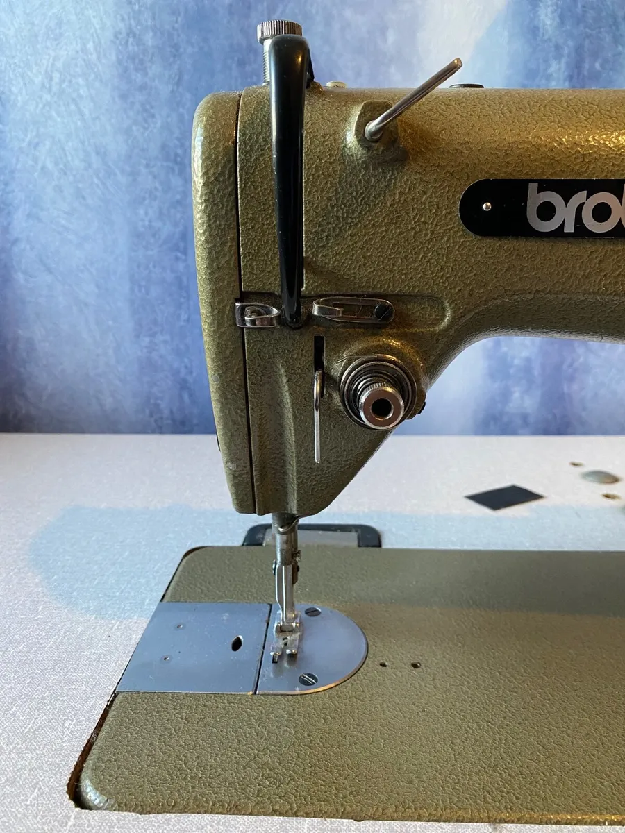 Sewing machine - Image 3