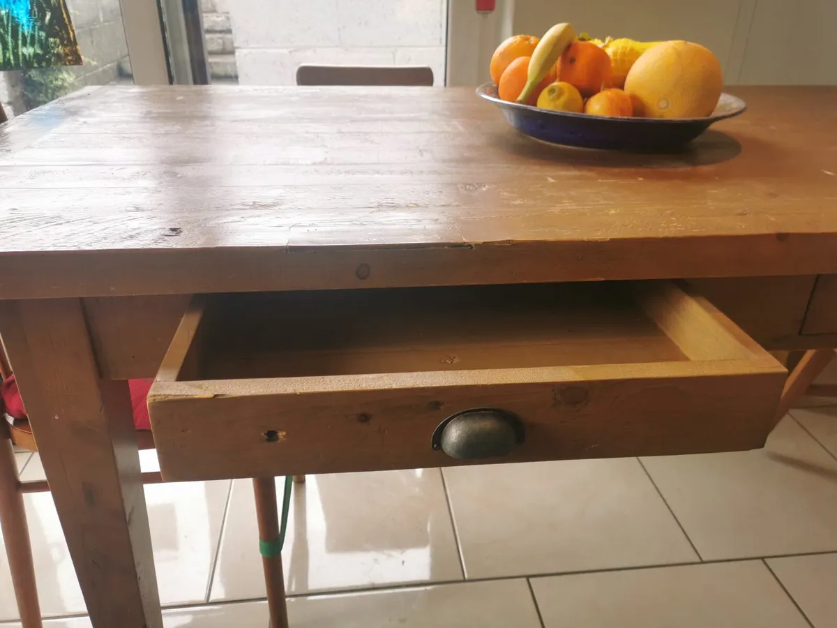 Kitchen Table - Image 4