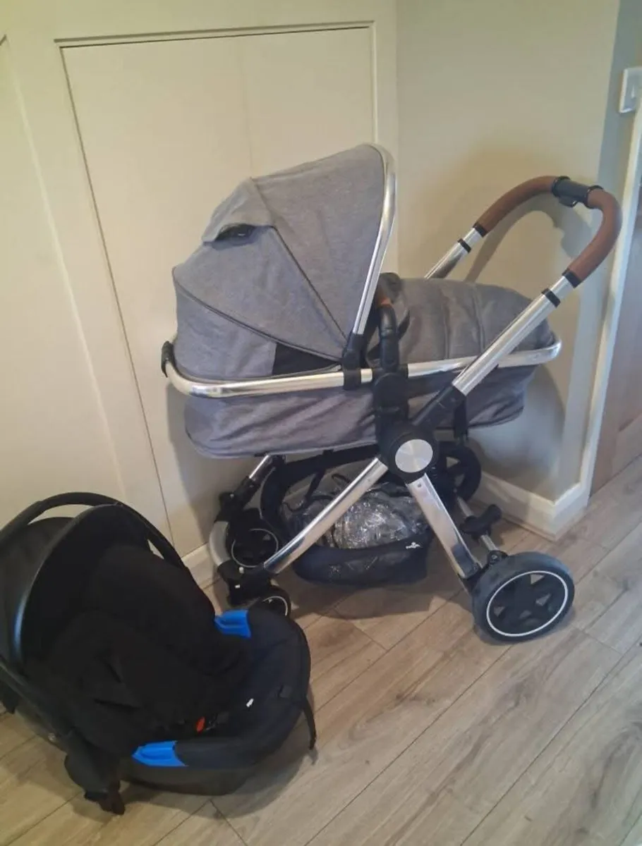 3 n1 pram - Image 1