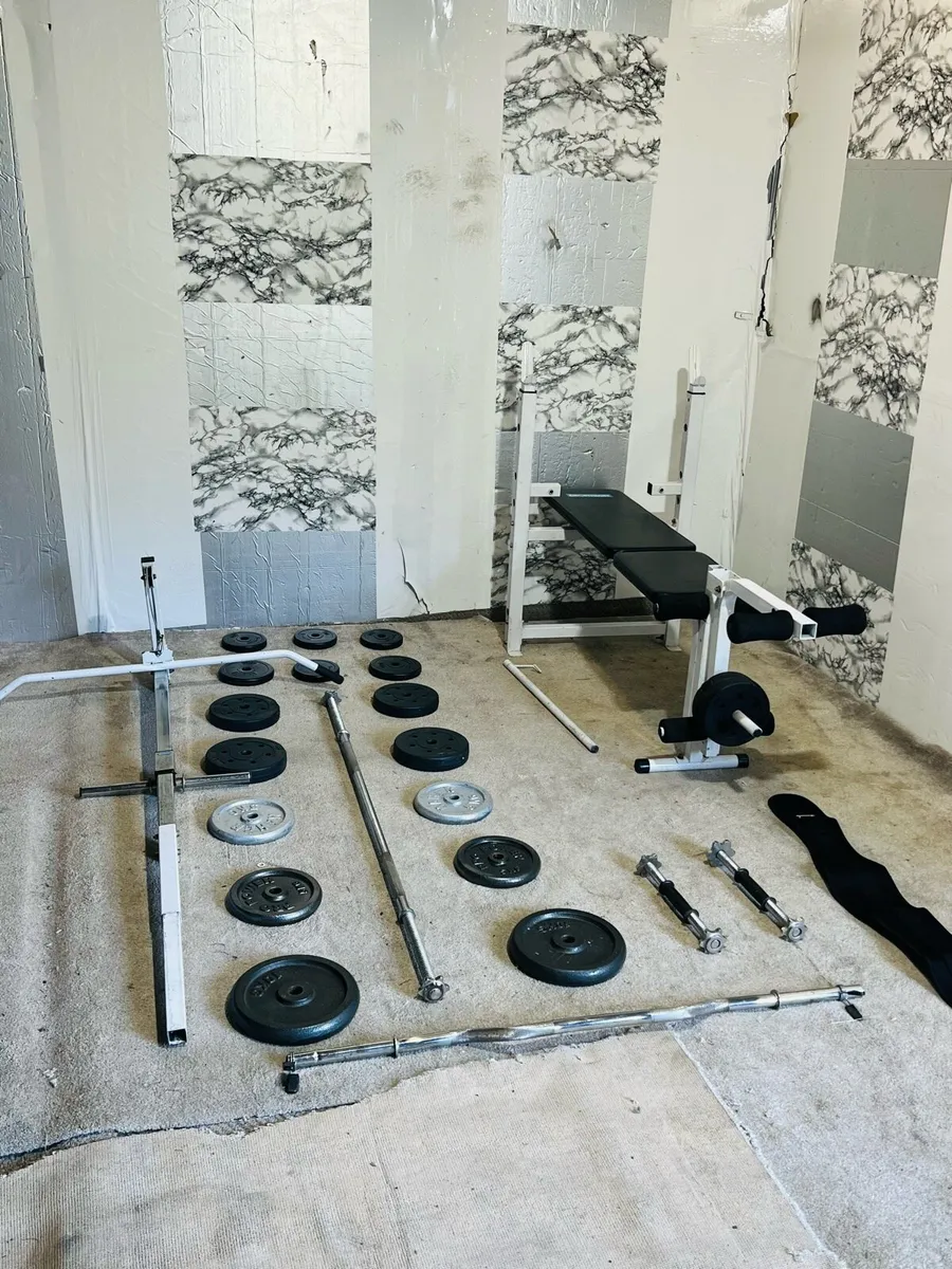 BENCH WITH LAT PULL DOWN ATTACHMENT WEIGHTS BAR + - Image 2