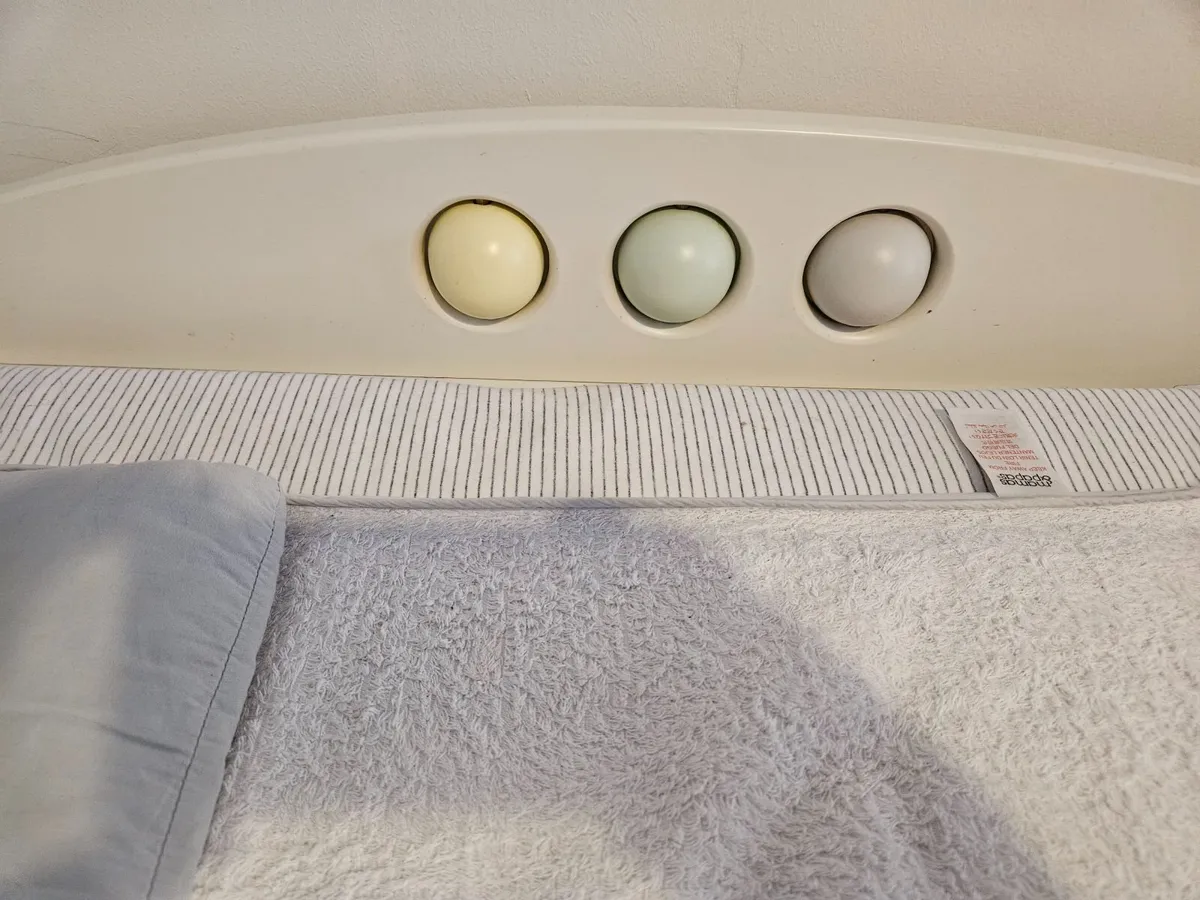 Baby changing table - Image 2